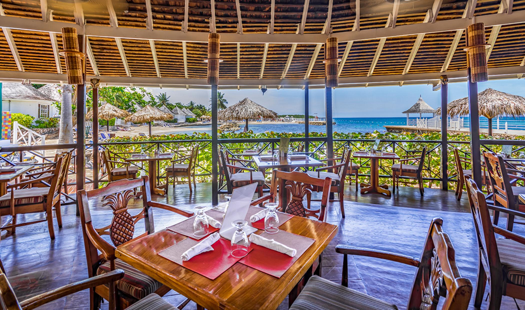 Decameron Club Caribbean Runaway Bay, Ramada All-Inclusive Resort Экстерьер фото
