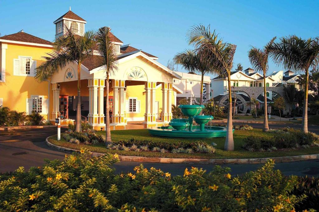 Decameron Club Caribbean Runaway Bay, Ramada All-Inclusive Resort Экстерьер фото