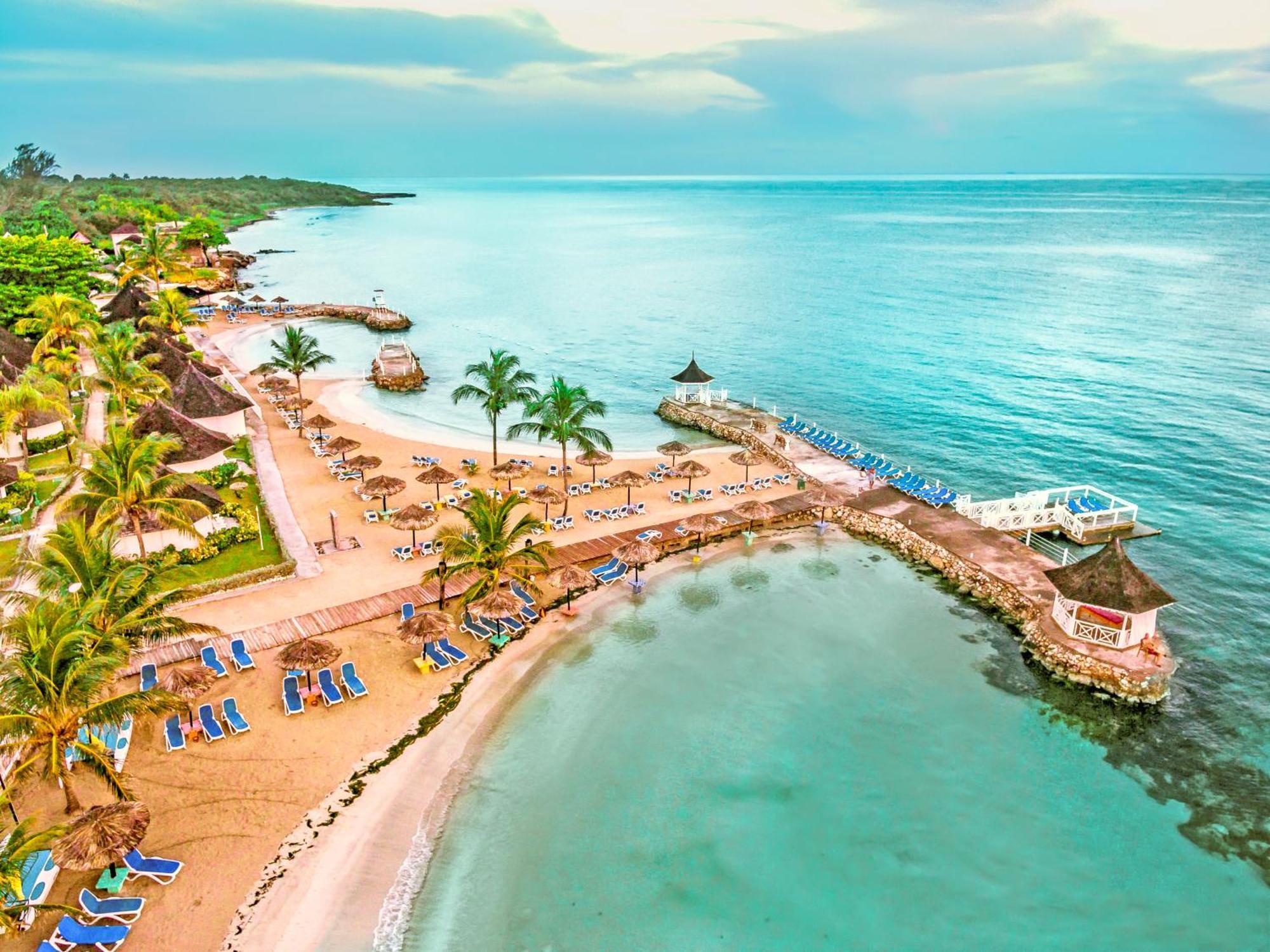 Decameron Club Caribbean Runaway Bay, Ramada All-Inclusive Resort Экстерьер фото