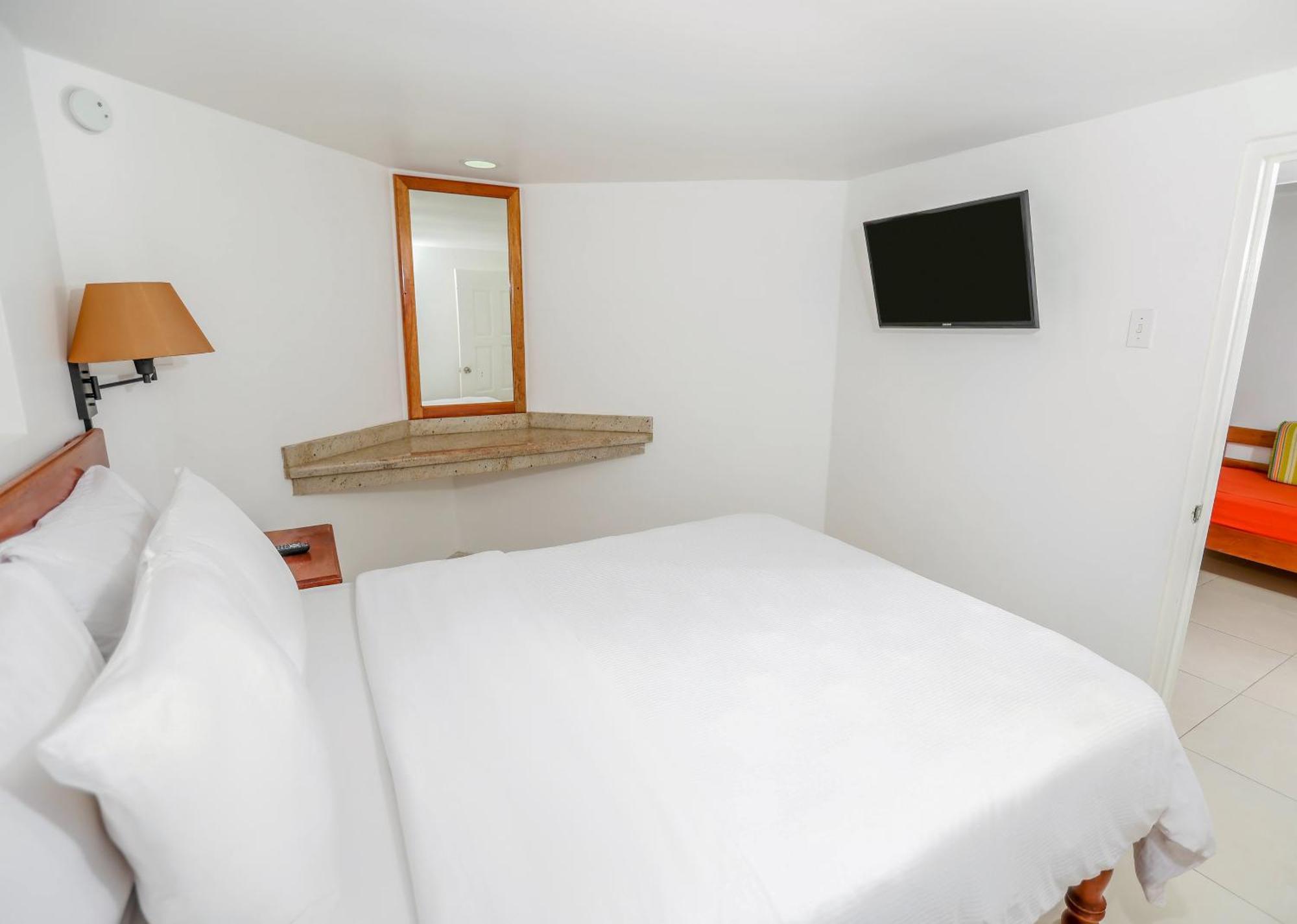 Decameron Club Caribbean Runaway Bay, Ramada All-Inclusive Resort Экстерьер фото
