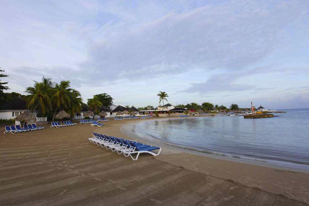Decameron Club Caribbean Runaway Bay, Ramada All-Inclusive Resort Экстерьер фото