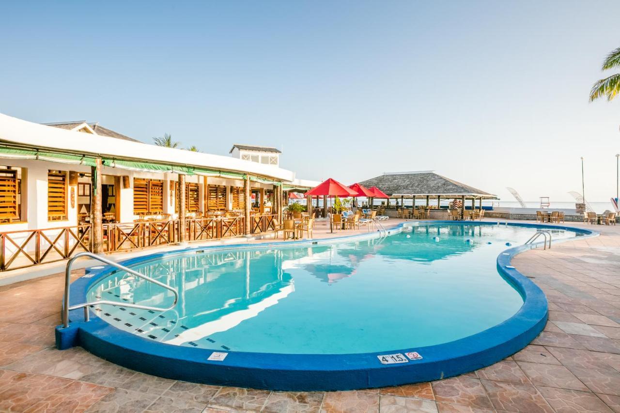 Decameron Club Caribbean Runaway Bay, Ramada All-Inclusive Resort Экстерьер фото