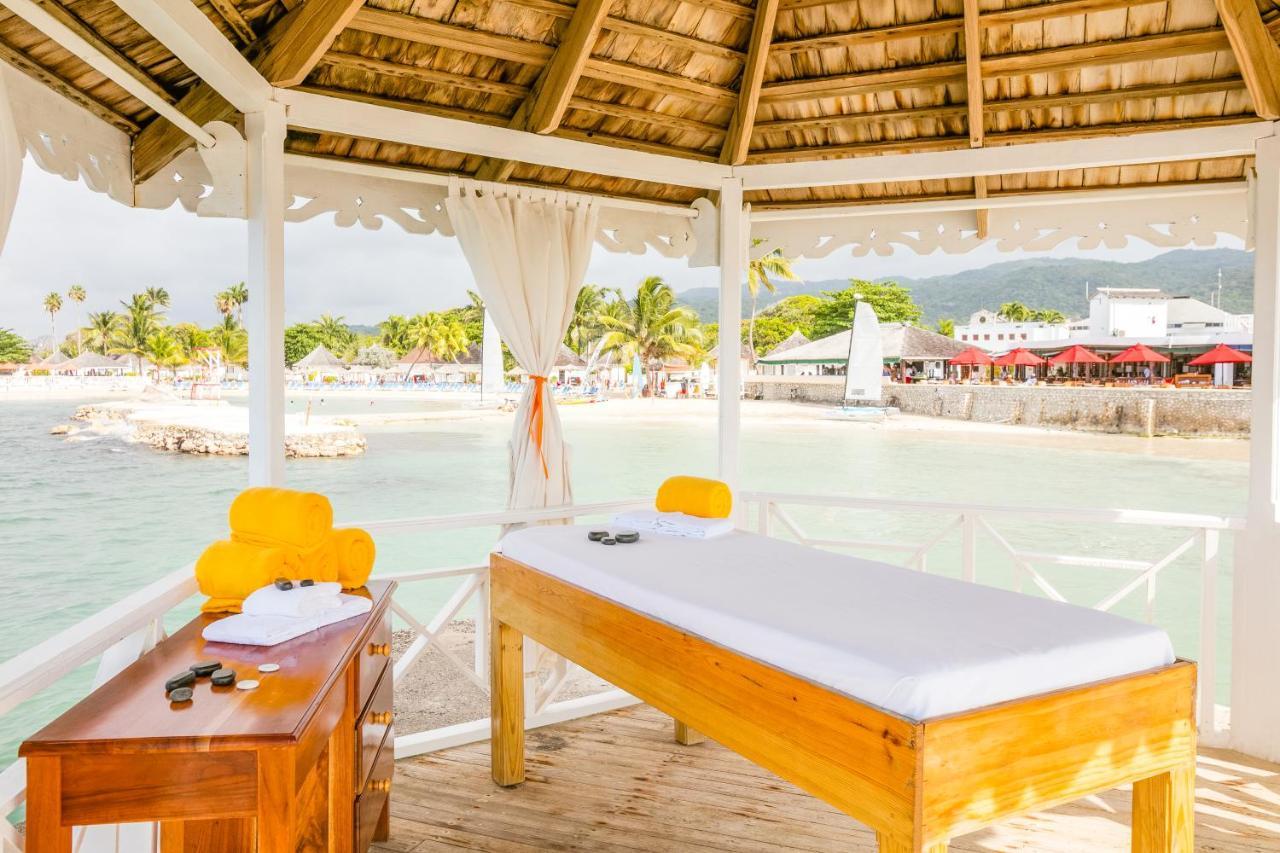 Decameron Club Caribbean Runaway Bay, Ramada All-Inclusive Resort Экстерьер фото